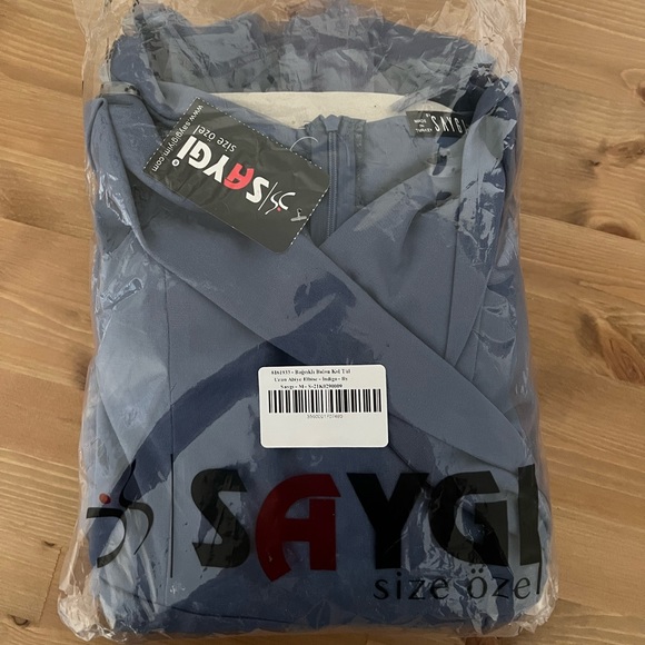 Prom Dress New-Never Used - Picture 3 of 5